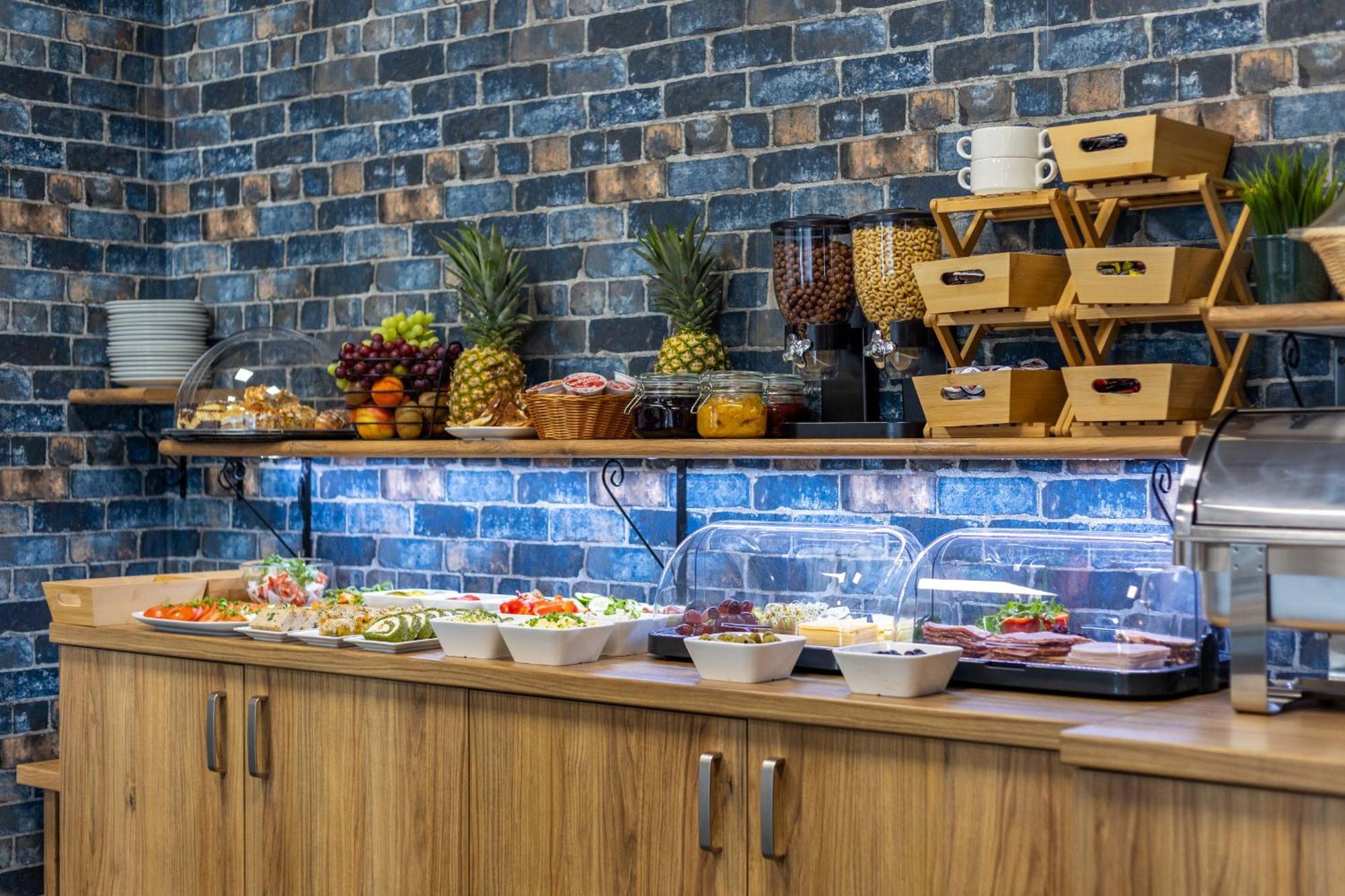 Hotel A4 Wroclaw - Bielany Bielany Wrocławskie Kültér fotó
